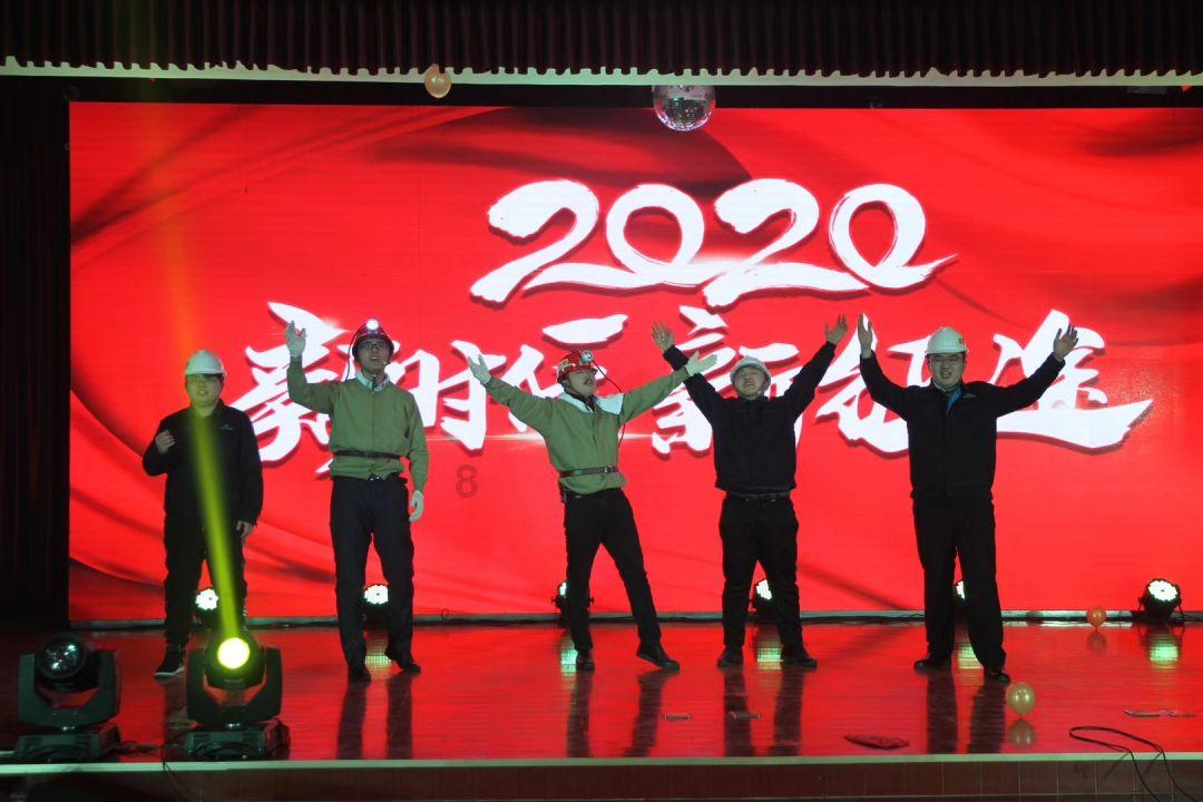 兴趣无限,尽在26岁从没谈过恋爱的男生,他认为不高,不帅,没有钱,不幽默的男生都找不到女朋友,你认为对吗?红迪网